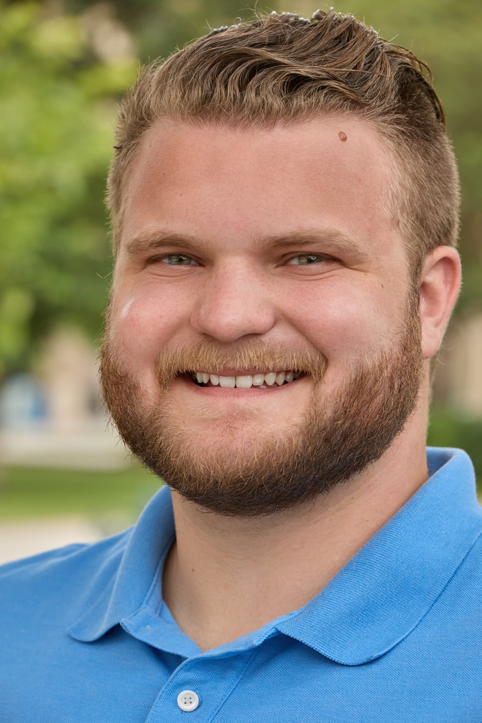 Outdoor headshot, natural light